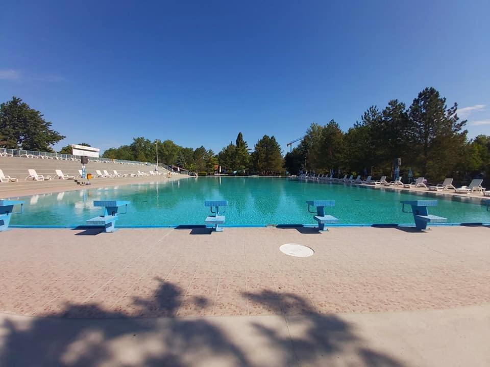 Adica Prenociste Sport Wellness Centar - Bazeni Hostel Ada Bagian luar foto